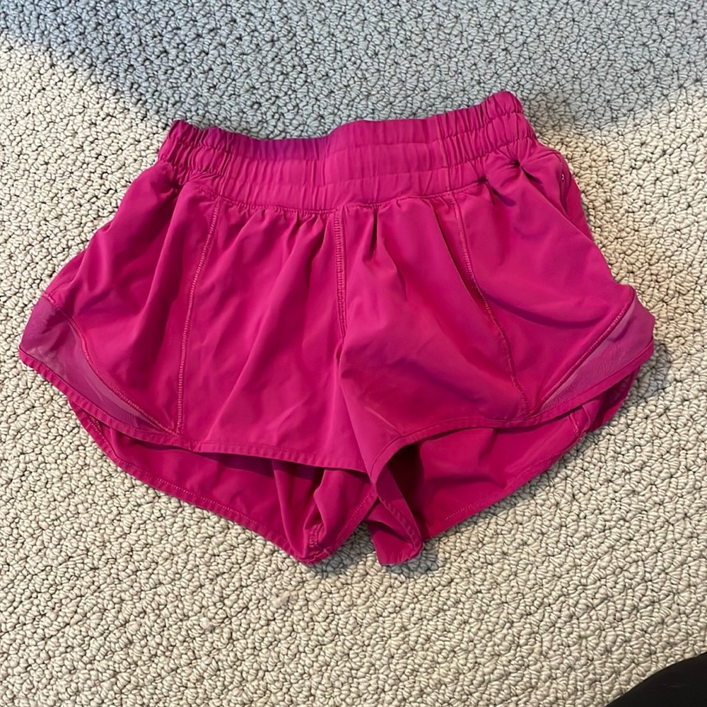 Lululemon Hotty Hot Short 2.5